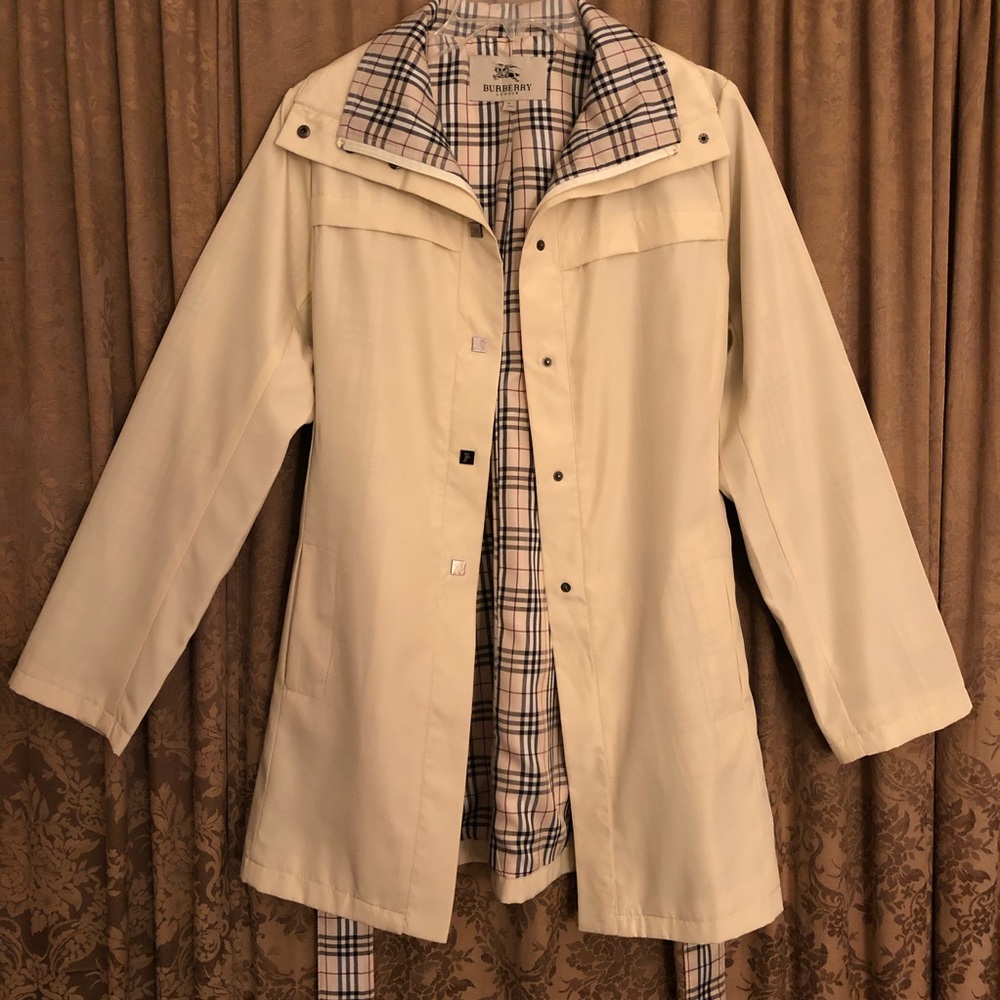 Vintage woman’s Burberry nova check lining coat